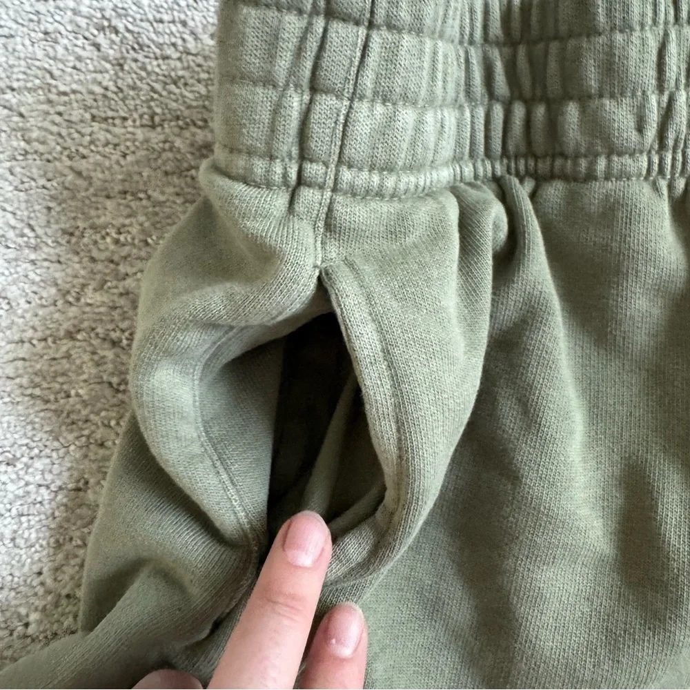 2/$20 Offline by Aerie Throwback Fleece Short in Olive Fun size M - Picture 4 of 9